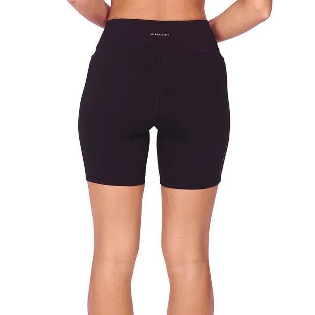 abi and joseph Endurance Dual Pocket Mid-Thigh Tight | Black