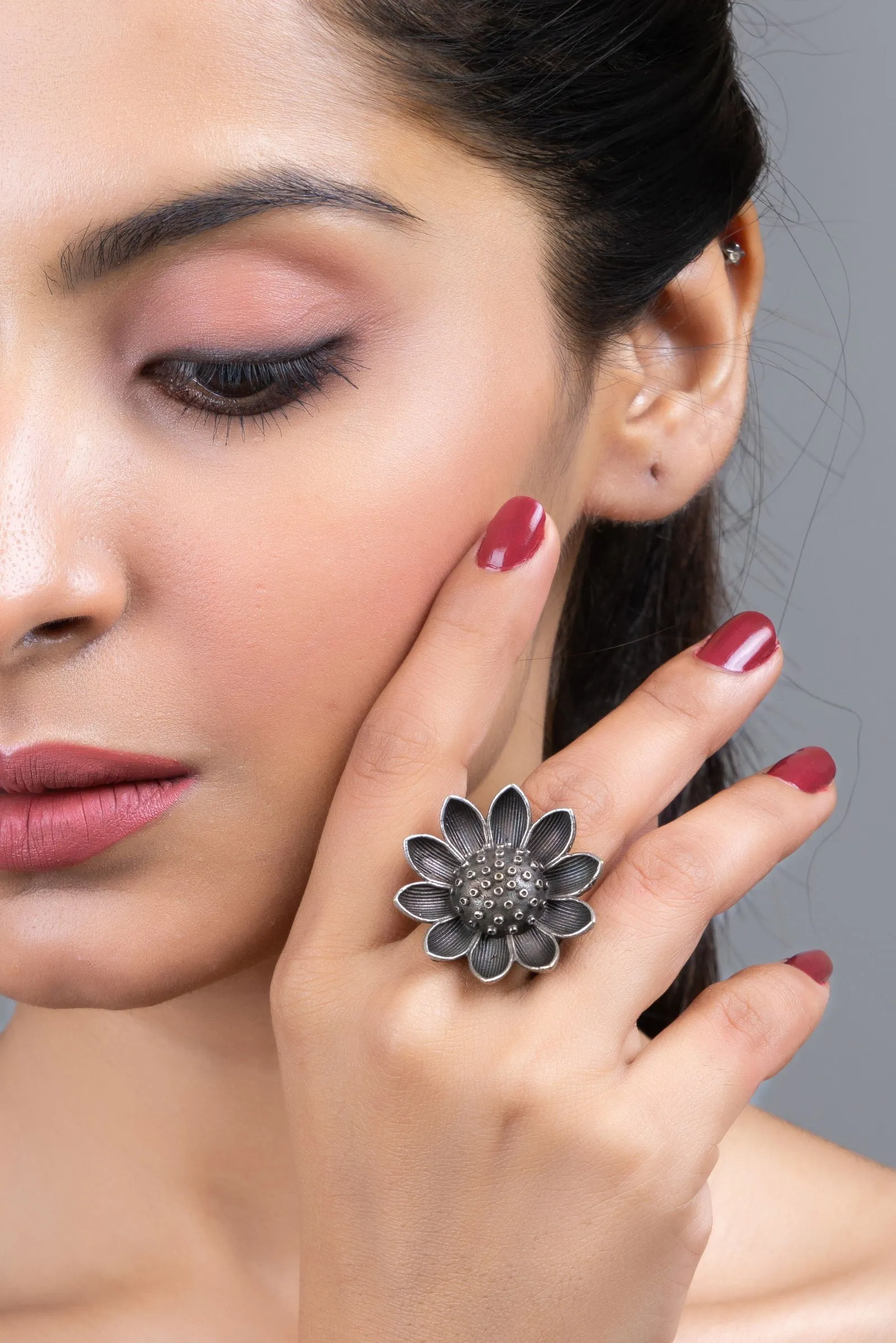 Oxidized Silver Adjustable Sunflower Ring with Intricate Detailing for All Occasions