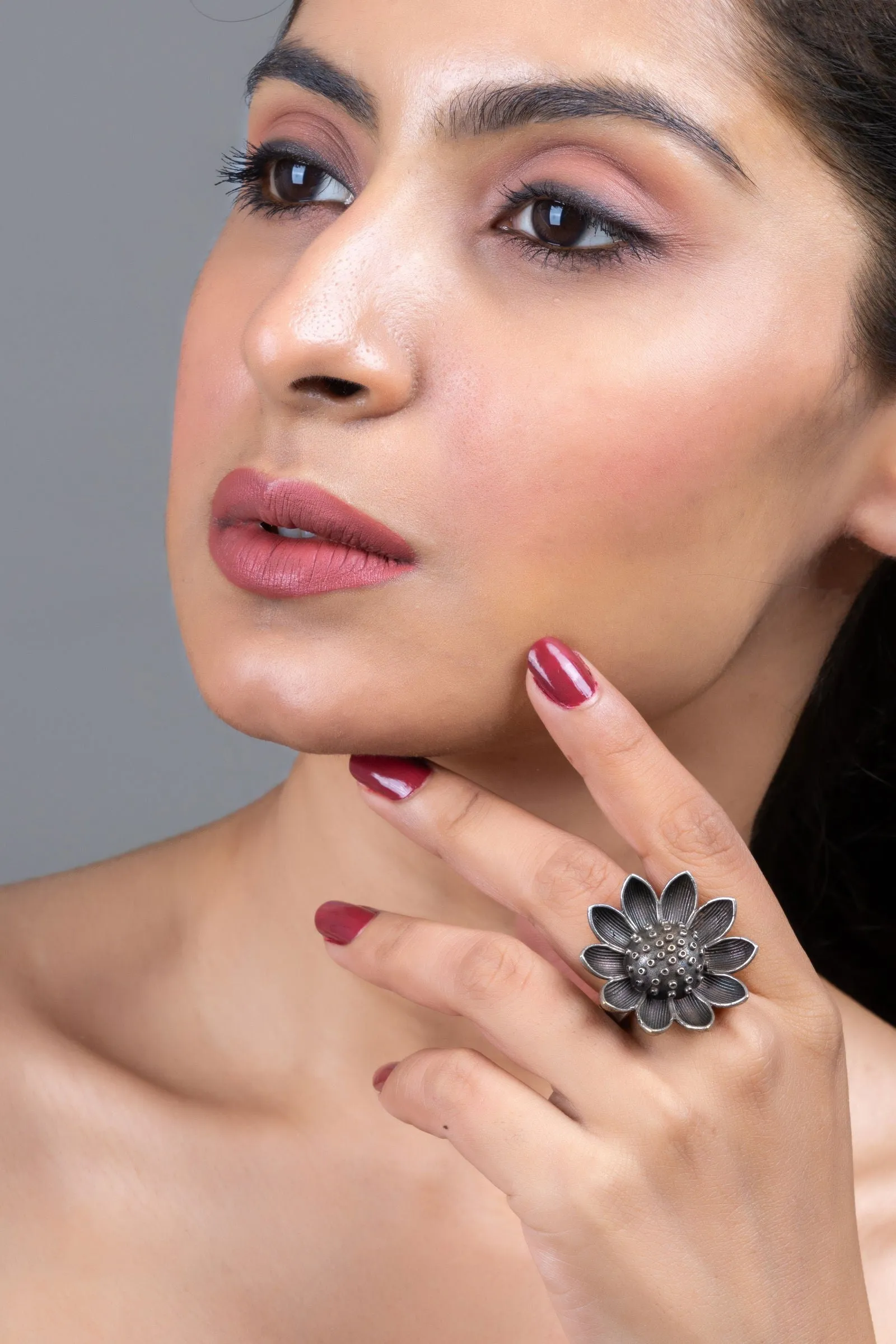 Oxidized Silver Adjustable Sunflower Ring with Intricate Detailing for All Occasions